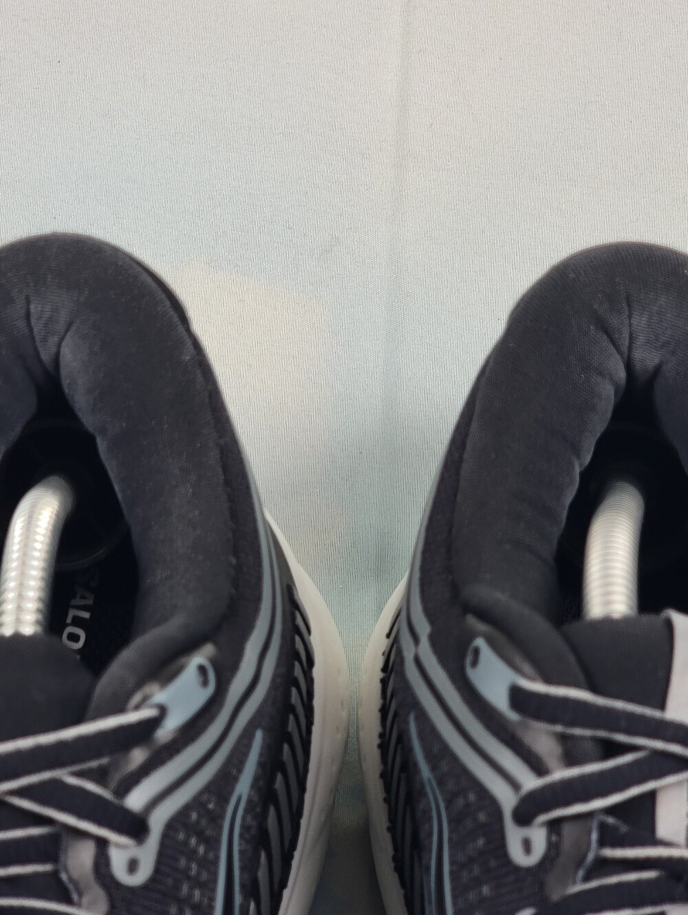 Brooks Ariel GTS 23 Women's 10 - Picture 4 of 11
